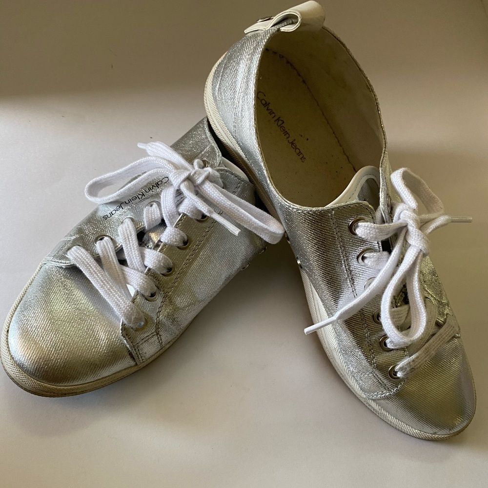 WOMENS CALVIN KLEIN CANVAS SHOE